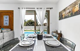 2-zimmer einfamilienhaus 94 m² in Universal, Zypern. 480 000 €