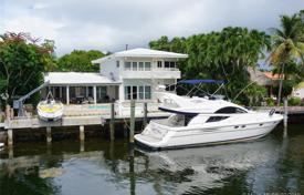 Villa – North Miami, Florida, Vereinigte Staaten. 1 313 000 €