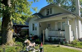 3-zimmer haus in der stadt in Scarborough, Kanada. C$1 580 000