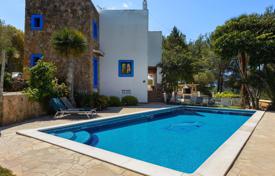Villa – Ibiza, Balearen, Spanien. 5 900 €  pro Woche