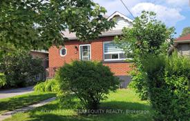 7-zimmer haus in der stadt in Etobicoke, Kanada. C$1 346 000