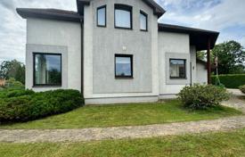 10-zimmer villa 315 m² in Zemgale Suburb, Lettland. 372 000 €