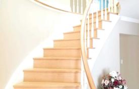 5-zimmer haus in der stadt in Scarborough, Kanada. C$1 819 000