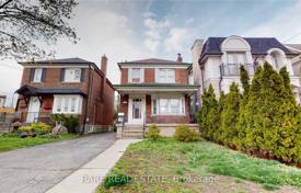 6-zimmer haus in der stadt in North York, Kanada. C$2 356 000