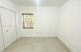4-zimmer haus in der stadt 208 m² in Miami, Vereinigte Staaten. $690 000