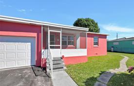 3-zimmer haus in der stadt 159 m² in Miami, Vereinigte Staaten. $490 000