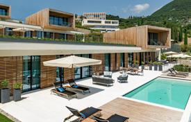 Villa – Gardone Riviera, Lombardei, Italien. 4 450 000 €