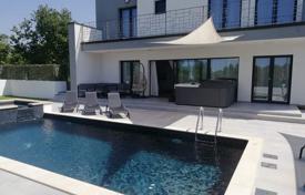 Villa A beautiful villa with a swimming pool near Poreč is for sale. 820 000 €
