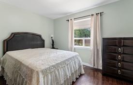 13-zimmer haus in der stadt in Etobicoke, Kanada. C$1 508 000