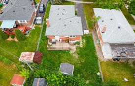 9-zimmer haus in der stadt in Scarborough, Kanada. C$1 428 000