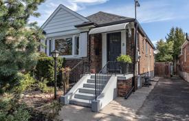 3-zimmer haus in der stadt in East York, Kanada. C$1 183 000