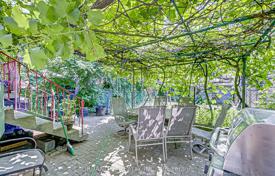 10-zimmer haus in der stadt in York, Kanada. C$1 930 000
