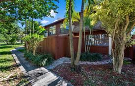 3-zimmer haus in der stadt 139 m² in Miami, Vereinigte Staaten. $419 000
