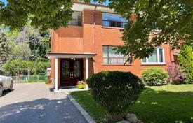 4-zimmer stadthaus in Etobicoke, Kanada. C$1 161 000