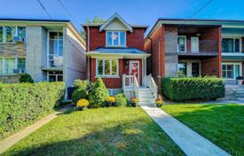 Haus in der Stadt – Davisville Avenue, Old Toronto, Toronto,  Ontario,   Kanada. C$2 143 000