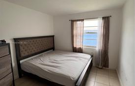 3-zimmer haus in der stadt 104 m² in Miami, Vereinigte Staaten. $365 000