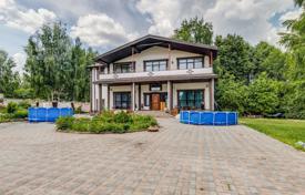 Einfamilienhaus 800 m² in Moscow, Russland. 125 000 ₽  pro Woche