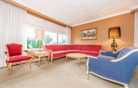 10-zimmer haus in der stadt in North York, Kanada. C$1 528 000