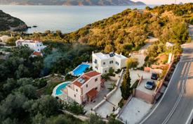 Villa – Galatas, Peloponnes, Griechenland. 420 000 €