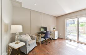 12-zimmer haus in der stadt in Etobicoke, Kanada. C$2 440 000
