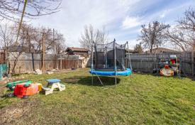 9-zimmer stadthaus in North York, Kanada. C$1 187 000