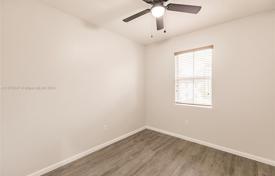 4-zimmer haus in der stadt 177 m² in Miami, Vereinigte Staaten. $450 000