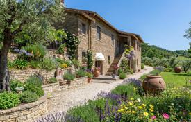 12-zimmer landgut 395 m² in Assisi, Italien. 1 200 000 €