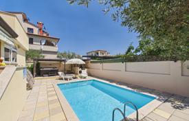 5-zimmer haus in der stadt 260 m² in Poreč, Kroatien. 550 000 €