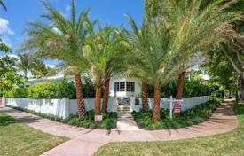 Villa – Pine Tree Drive, Miami Beach, Florida,  Vereinigte Staaten. $2 450 000