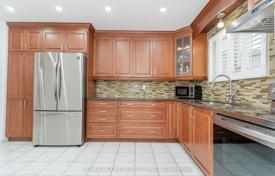 8-zimmer haus in der stadt in Scarborough, Kanada. C$1 293 000