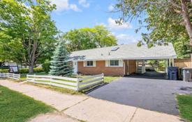 4-zimmer haus in der stadt in Scarborough, Kanada. C$1 535 000