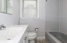 8-zimmer haus in der stadt in Scarborough, Kanada. C$1 435 000
