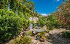 Villa – Saint-Rémy-de-Provence, Bouches-du-Rhône, Provence-Alpes-Côte d'Azur,  Frankreich. 3 300 000 €
