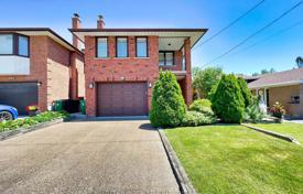 Haus in der Stadt – Etobicoke, Toronto, Ontario,  Kanada. C$2 130 000
