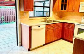 3-zimmer haus in der stadt 144 m² in Miami, Vereinigte Staaten. $425 000