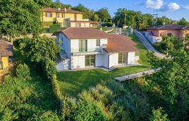 7-zimmer villa 208 m² in Magione, Italien. 525 000 €