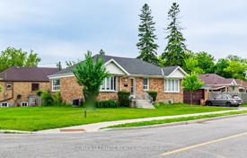 9-zimmer haus in der stadt in Scarborough, Kanada. C$1 621 000