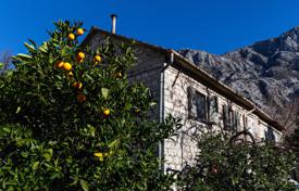 6-zimmer einfamilienhaus 140 m² in Dobrota, Montenegro. 799 000 €