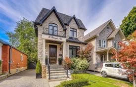 Haus in der Stadt – East York, Toronto, Ontario,  Kanada. C$2 195 000