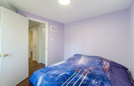 9-zimmer haus in der stadt in Etobicoke, Kanada. C$1 412 000