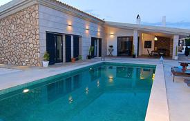 Villa – Cala Blava, Balearen, Spanien. 3 850 €  pro Woche