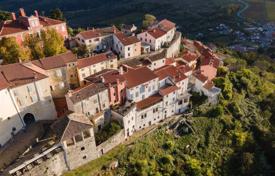 2-zimmer haus in der stadt 200 m² in Motovun, Kroatien. 420 000 €