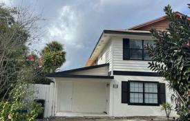 Haus in der Stadt – Florida, Vereinigte Staaten. 248 000 €