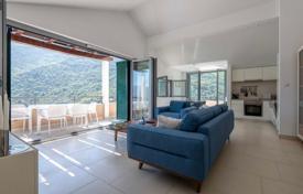 2-zimmer penthaus 90 m² in Morinj, Montenegro. 360 000 €