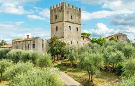 13-zimmer landgut 442 m² in Monteriggioni, Italien. 980 000 €