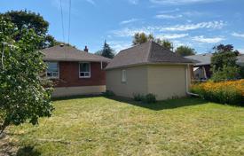 6-zimmer haus in der stadt in Scarborough, Kanada. C$1 682 000