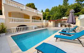 6-zimmer einfamilienhaus in Mougins, Frankreich. 880 000 €