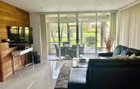 3-zimmer appartements in eigentumswohnungen 136 m² in Tamarac, Vereinigte Staaten. $335 000