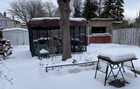 3-zimmer haus in der stadt in Scarborough, Kanada. C$1 124 000