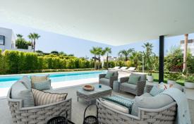 Villa – Nueva Andalucia, Marbella, Andalusien,  Spanien. 3 495 000 €
